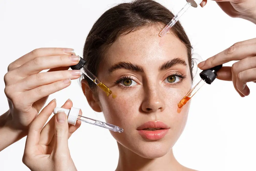 How to Apply Serum On Face