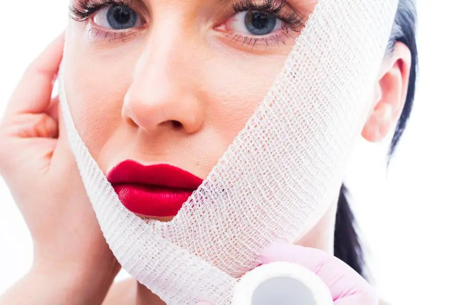 Effective Techniques to Hide and Minimize Facelift Scars Effective Techniques to Hide and Minimize Facelift Scars