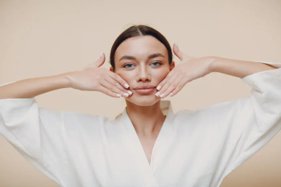 Facial-massages-Lips Facial-massages-Lips
