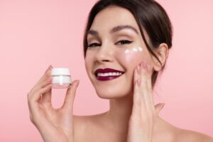 When To Use Hyaluronic Acid Serum In Routine